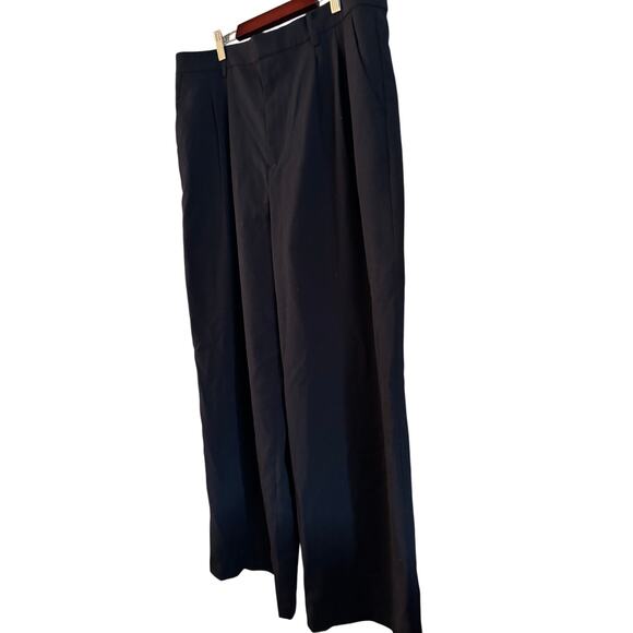 LOFT Versa Crepe Drape Pleated Relaxed Straight Pants Black Pockets Size 14 - Picture 5 of 6